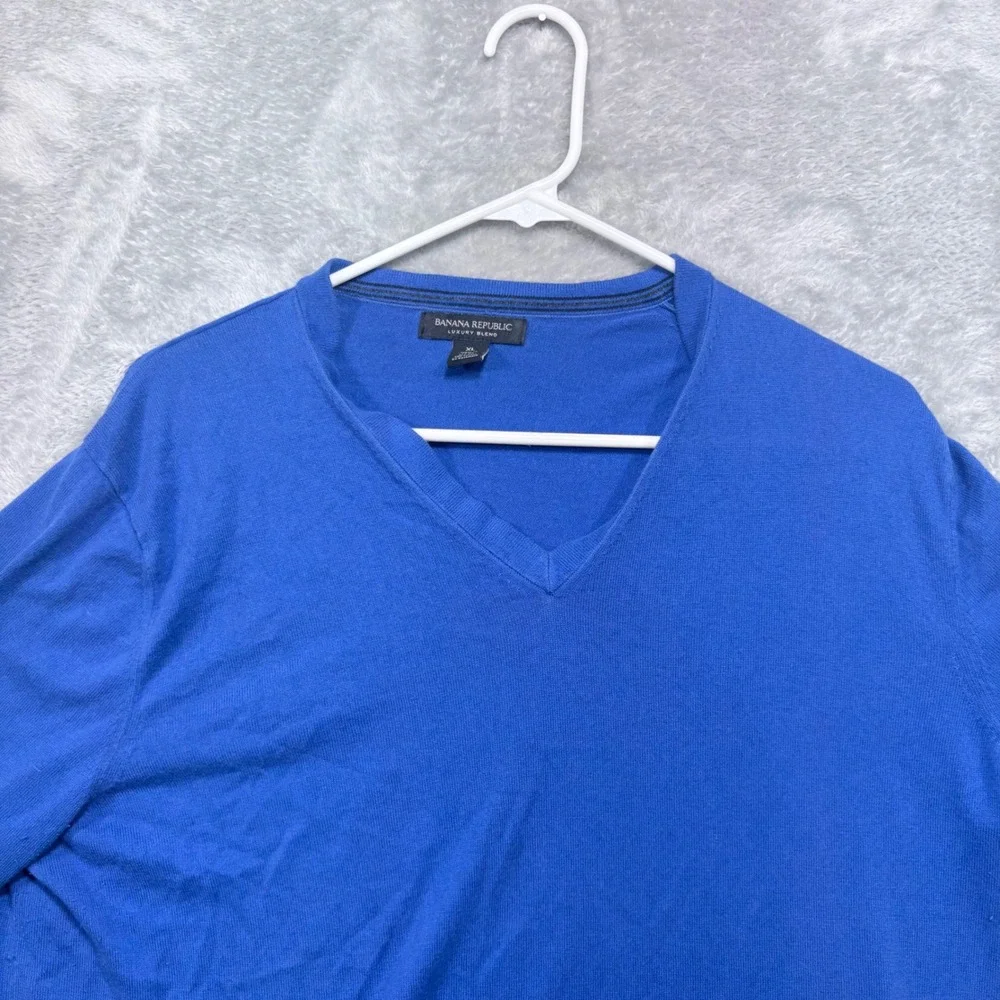 Banana Republic V-Neck Sweater Mens XL Blue Luxury Blend Silk Cotton Cashmere